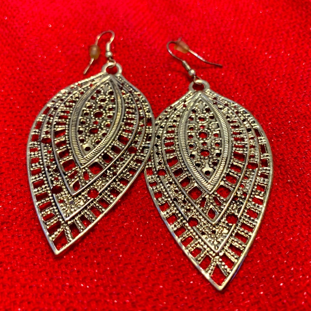 Gold earings